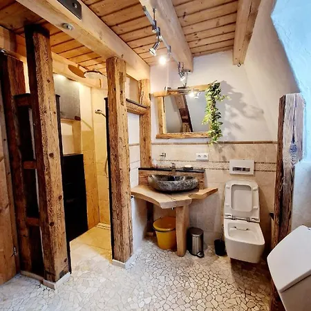 Wood & Stone 3 بيت خشبي